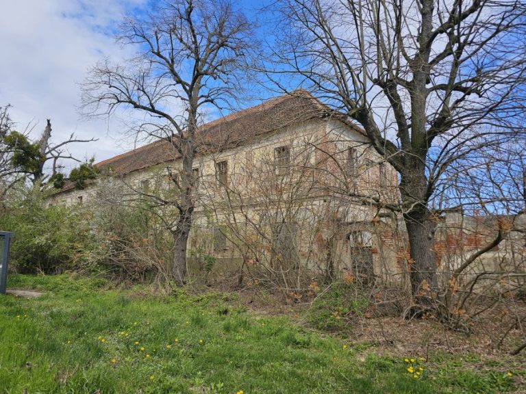 Habsburg-Wittelsbach-kastély - Csényeújmajor