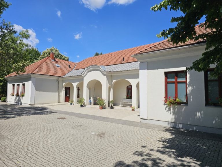 Vajky-kúria - Gárdony-Dinnyés
